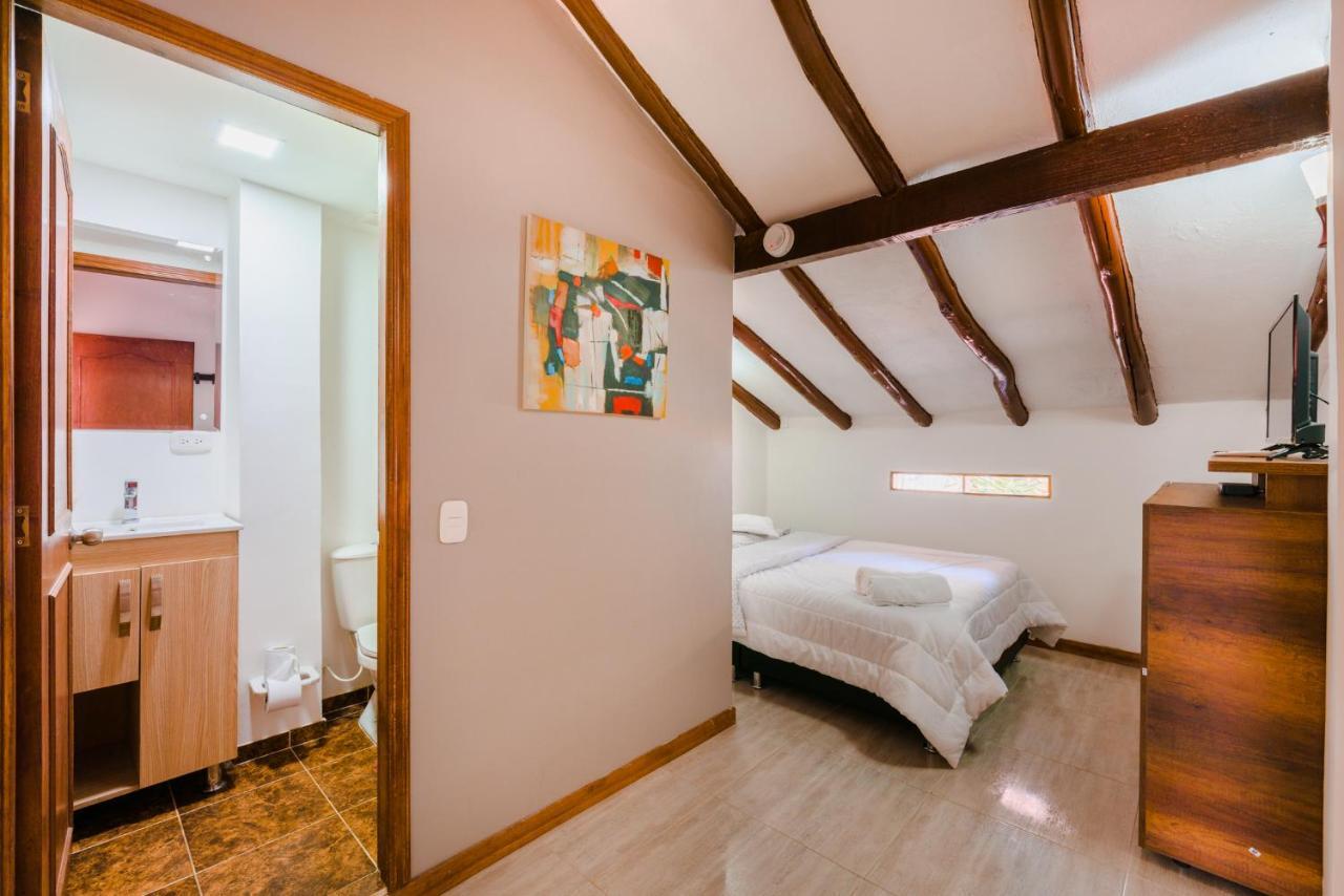 Hostal Dona Eliza โบโกตา ภายนอก รูปภาพ