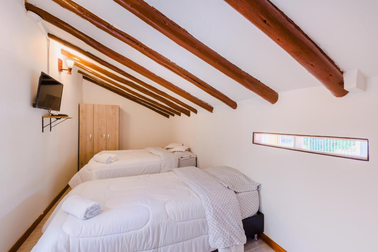 Hostal Dona Eliza โบโกตา ภายนอก รูปภาพ