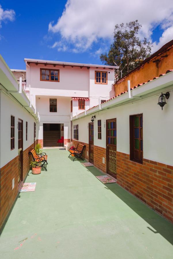Hostal Dona Eliza โบโกตา ภายนอก รูปภาพ